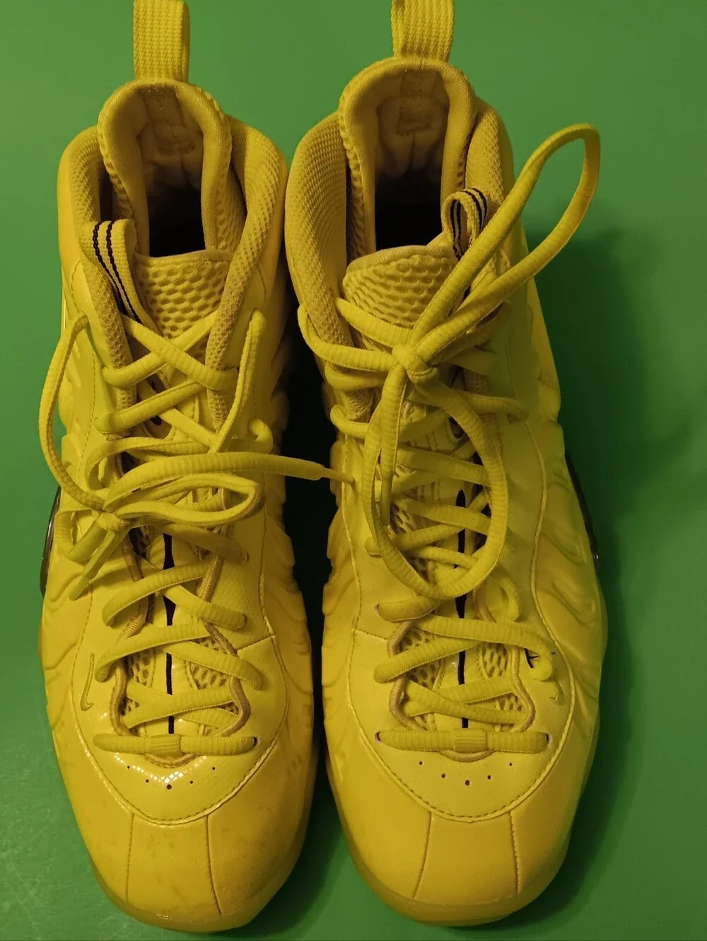 Nike Air Foamposite Pro Volt Green/Neon Shoes (CW1593-702)Preowned Youth Size 7